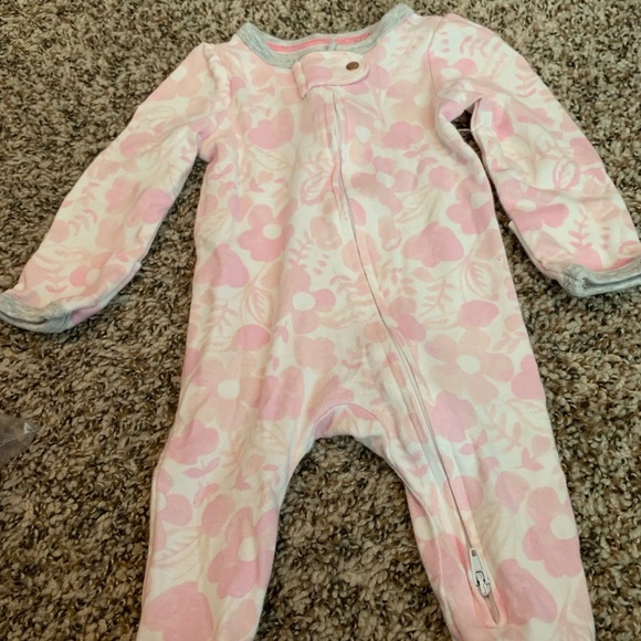 Onesie for baby girl - Picture 3 of 8